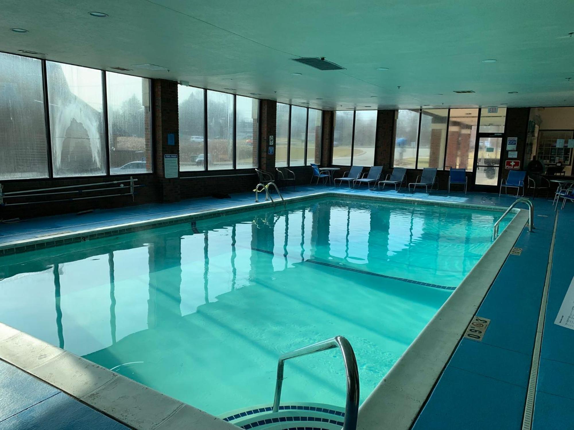 Red Roof Inn & Suites Lake Orion / Auburn Hills Экстерьер фото