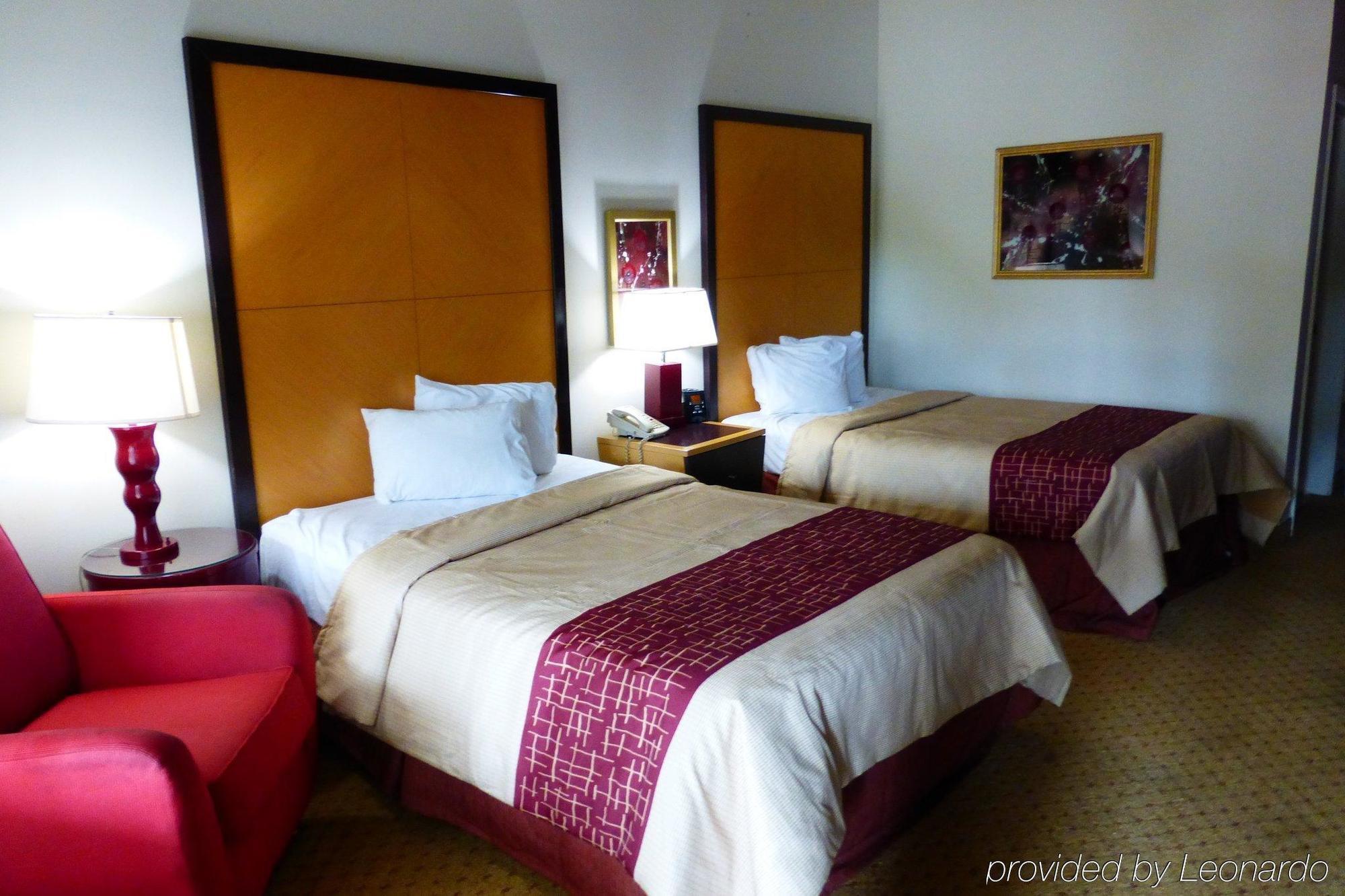 Red Roof Inn & Suites Lake Orion / Auburn Hills Экстерьер фото