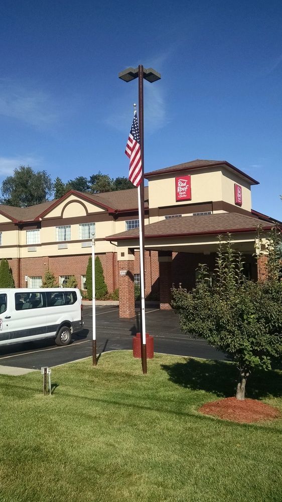 Red Roof Inn & Suites Lake Orion / Auburn Hills Экстерьер фото